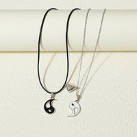 Collier magnétique cœur d'amour ajouré style ethnique avec pendentif huit trigrammes pour hommes, femmes et couples
