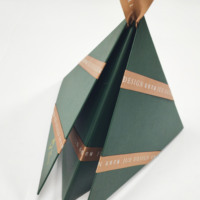 Individuell Bedruckte Dreieckige Faltbare Pyramiden-Displayboxen aus Karton Exquisite Kleine Papierverpackungen für Snacks