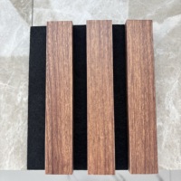 Panneaux acoustiques en bois à lattes écologiques et modernes, panneaux muraux absorbants le son pour usage commercial, résidentiel, extérieur