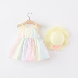 Robe d'été pour filles à imprimé floral, style doux, sans manches, coupe trapèze, longueur genou, avec <span class=keywords><strong>chapeau</strong></span> <span class=keywords><strong>de</strong></span> <span class=keywords><strong>paille</strong></span>, en polyester/coton, respirante et lavable - Product Image 2