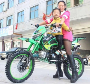 Nouveau Pit Bike <span class=keywords><strong>125cc</strong></span> 14/17 <span class=keywords><strong>Cross</strong></span> Dirt Bike avec démarrage électrique Moteur 4 temps-<span class=keywords><strong>Moto</strong></span> tout-terrain à essence/diesel - Product Image 4