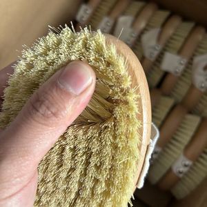 Cepillo Ovalado de Madera al por Mayor con Cerdas Naturales de Sisal para Exfoliación Corporal y Cuidado de la Piel en el Baño - Product Image 4