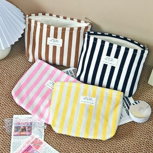 Bolsa con cremallera <span class=keywords><strong>de</strong></span> lona teñida <span class=keywords><strong>de</strong></span> hilo a rayas con etiqueta personalizada, bolsas <span class=keywords><strong>de</strong></span> cosméticos, bolsa organizadora <span class=keywords><strong>de</strong></span> <span class=keywords><strong>maquillaje</strong></span> <span class=keywords><strong>de</strong></span> viaje <span class=keywords><strong>para</strong></span> <span class=keywords><strong>niñas</strong></span> - Product Image 1