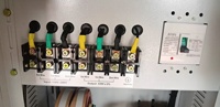 Stabilisateur de tension AVR triphasé 10 kVA-50 kVA avec commande de servomoteur et écran LCD 50 Hz
