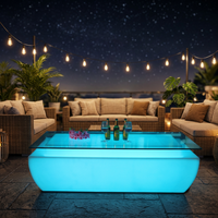 Table de bar carrée moderne en plastique lumineux à LED avec tabourets – Mobilier commercial – Siège de bar bas