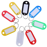 Étiquettes d'identification en plastique pour porte-clés, idéales pour l'identification des bagages, la classification des numéros de chambre d'hôtel, les cartes-clés et les étiquettes de bagages.