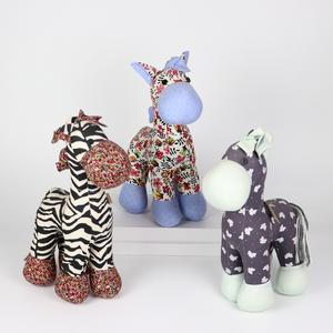 Tamaño OEM personalizado, venta al por mayor de artículos de decoración del hogar, marionetas de agua ecológicas, materiales de madera de Jaca hechos en Vietnam - Product Image 2