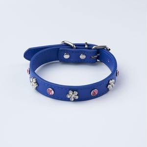 Pflaumenblüten-Nieten PU-Leder Rosa Diamant Haustier-Halsband Prinzessinnen-Stil Kleine und Mittlere Größe Schnallenverschluss Hundehalsband - Product Image 6