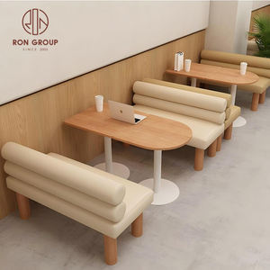 Tables carrées en bois avec pieds en colonne blanche et chaises rembourrées beige à dossier haut, ensemble de meubles pour restaurant, café, salon de thé - Product Image 1
