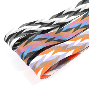 Liwei Umweltfreundlicher 3,8cm Jacquard-Gürtel im Ethno-Stil mit Rautenmuster als Damen-Taschendekoration 100% Polyester - Product Image 4