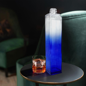 Botella de vidrio de 700ml con etiqueta personalizada para <span class=keywords><strong>whisky</strong></span> <span class=keywords><strong>precio</strong></span> competitivo botellas de vidrio vacías para <span class=keywords><strong>whisky</strong></span> - Product Image 4