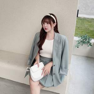 Ensemble tailleur femme Runqi couleur unie en laine peignée grande taille avec épaulettes coupe ample et mini-jupe taille haute N8303 N8304 - Product Image 3