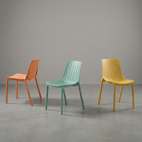 Chaises de jardin empilables nordiques modernes en plastique PP pour hôtel, restaurant, salle à manger, salon, terrasse, balcon, café