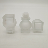 Flacon diffuseur de parfum luxueux en verre cristal texturé givré avec bouchon en verre assorti