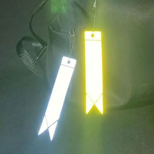 Porte-clés de sécurité réfléchissant en PVC haute visibilité, améliore la visibilité nocturne, logo personnalisable disponible - Product Image 3