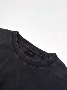 T-shirt homme gris foncé à col rond et manches courtes, coupe ample, en jersey de coton respirant, avec logo imprimé et effet délavé, idéal pour l'été - Product Image 3
