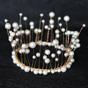 珍珠皇冠蛋糕礼帽手工制作白色珍珠皇冠蛋糕装饰礼帽，用于婚礼、公主/女王生日