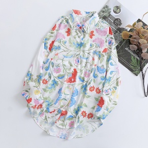 Camisa de Satén Francesa de Alta Gama para Mujer 2025 con Diseño Retro Tie-Dye, Manga Larga y Logotipo Frontal, Nuevo Estilo, Producto Extranjero de Nicho - Product Image 2