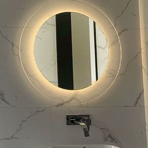 <span class=keywords><strong>Miroir</strong></span> <span class=keywords><strong>mural</strong></span> LED rond géant en acrylique moderne minimaliste de luxe sur mesure pour la décoration de la maison - Product Image 1