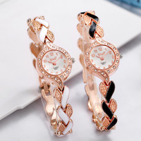 Nouvelle Montre à Quartz Créative pour Femme, Bracelet en Alliage, Cadran à Aiguilles Élégant Haut de Gamme, Style Tendance Transfrontalier