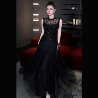 Robe longue trapèze très tendance pour les soirées, sexy, avec empiècements en maille transparente, rouge et noire, robe de soirée longue