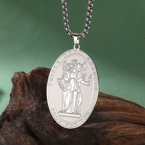 Acier inoxydable Hécate Charm Collier Gravé <span class=keywords><strong>Civilisation</strong></span> <span class=keywords><strong>Grecque</strong></span> Hécate Collier Amulette Bijoux Cadeaux pour Femmes Hommes - Product Image 1