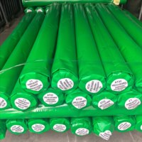 Rouleau de bâche PE vert massif en matière vierge, imperméable, anti-UV, feuille brute non finie pour la construction, l'entrepôt et le traitement en profondeur