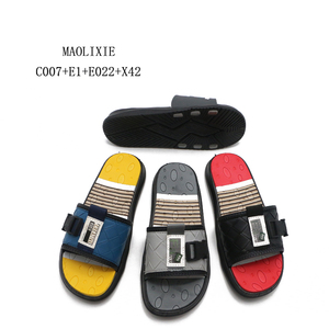 Sandalias deslizantes originales para hombre, zapatillas hinchables personalizadas, para el hogar - Product Image 1