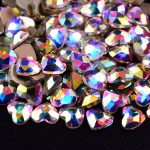 Vente en gros de 50 formes de pierres plates en verre K9, cristaux fantaisie K9 pour la décoration des ongles, la fabrication de bijoux - Product Image 3