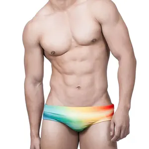 2024 Modisch buntes Design sublimierter Druck Polyester Schwimmtäntel sexy Herren Swim Brief Bademode für Herren