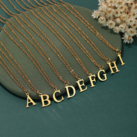 Collar con Colgante de Letra Inicial A-Z RINHOO, Acero Inoxidable 316L, Chapado en PVD de 18k, Cadena con 26 Letras Mayúsculas del Alfabeto, Gargantilla para Mujer