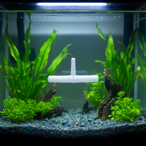 Accessoire d'aquarium à trois voies, de huit à quatre - Product Image 1
