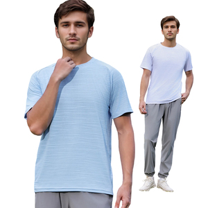 เสื้อยืดออกกำลังกายแบบเรียบ โพลีเอสเตอร์ คุณภาพสูง ระบายอากาศได้ดี พิมพ์โลโก้ได้ตามสั่ง ขายส่ง ไซส์ US สำหรับผู้ชาย - Product Image 1