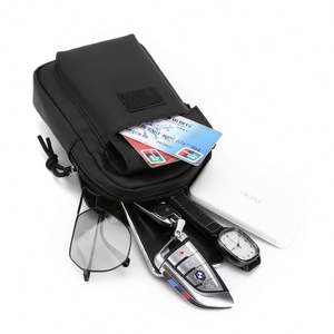 Sac à bandoulière en cuir imperméable pour homme, design personnalisé, sac banane métallique pour la randonnée, sac à bandoulière pour les voyages - Product Image 5