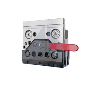 Sistema <span class=keywords><strong>de</strong></span> Sujeción Rápida <span class=keywords><strong>de</strong></span> Alta Precisión FABMAX con 2 <span class=keywords><strong>Tipos</strong></span> <span class=keywords><strong>de</strong></span> Estilo Amada y Estilo Europeo para Máquina <span class=keywords><strong>de</strong></span> Doblado CNC - Product Image 1