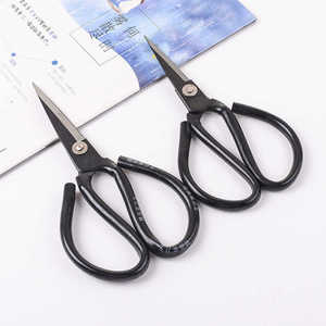 Tijeras de Acero al Carbono Serie 4111A, Negras, de Cabeza Recta, para Uso Doméstico - Product Image 2