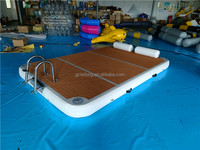 Plateforme flottante gonflable à motif teck avec échelle en acier inoxydable, ponton flottant pour yacht, pour la détente en mer ou en lac