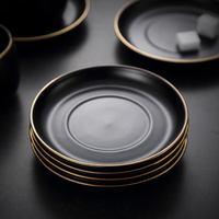 Ensemble tasse et soucoupe à café en porcelaine moderne isolée et écologique de 250 ml, finition or mat, pour la maison, le café et le thé de l'après-midi (vente en gros)