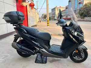 Scooter <span class=keywords><strong>KYMCO</strong></span> CT300 ad Alte Prestazioni 300cc, Telaio Stabile, Sedile Confortevole, Eccellente Maneggevolezza per la Guida in Città - Product Image 4
