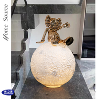 Escalier de villa duplex Moon Bears, décoration intérieure d'angle, sculpture de sol en verre et acier abstraite, luxe léger, salon