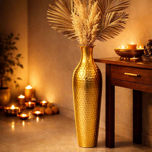 Vase de sol en métal martelé finition or fait main pour la décoration intérieure, grand vase décoratif pour fleurs, vase d'appoint rustique moderne et haut - Product Image 6