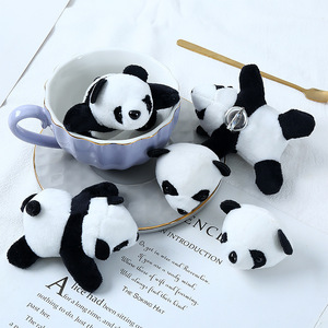 Broche panda 3D de dessin animé, figurine en peluche panda roux, accessoire Papa Panda, pendentif pour sac à dos - Product Image 2