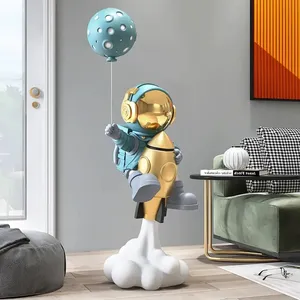 Decorazione per Soggiorno Astronauta, Luce LED Decorativa a Forma di Astronauta, Decorazione 3D per Camera dei Bambini - Product Image 1