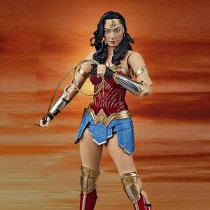 Figura de Acción de <span class=keywords><strong>la</strong></span> <span class=keywords><strong>Serie</strong></span> DC - Figura de Acción de <span class=keywords><strong>la</strong></span> <span class=keywords><strong>Mujer</strong></span> <span class=keywords><strong>Maravilla</strong></span> Original y Auténtica a Escala 1/9, 19.5 cm/7.6 pulgadas, con Muchos Accesorios, Juguete Coleccionable - Product Image 4
