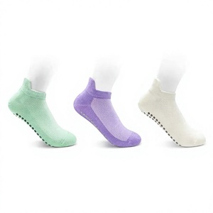 Chaussettes de yoga antidérapantes pour femmes JZVINA, respirantes, en maille tricotée, avec points en silicone sur la semelle, pour le Pilates, la barre et l'usage quotidien - Product Image 5