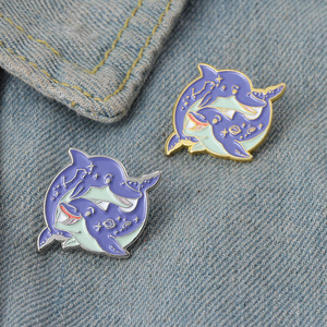 Lindo Broche de Delfín con Cielo Estrellado Azul para Bodas y Compromisos, Accesorio Creativo de Aleación con Diseño de Animal de Dibujos Animados - Product Image 3