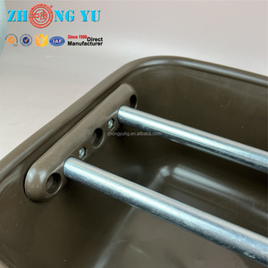 Alimentador de plástico para aves, cubo de agua para caballos, con barras ajustables de acero inoxidable - Product Image 5