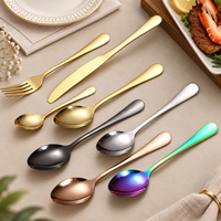 Ensemble de 24 couverts contemporains en acier inoxydable finition miroir, couteaux, fourchettes et cuillères, dans un coffret cadeau pour la salle à manger à domicile