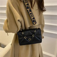 Sac à bandoulière matelassé pour femme, style japonais preppy, avec chaîne, sac à rabat tendance pour l'été