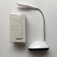 Lampe de bureau à LED pour lire Mini lampe de nuit alimentée par batterie Lampe de table flexible Lampe de lecture portable Lampes de lecture pour livres